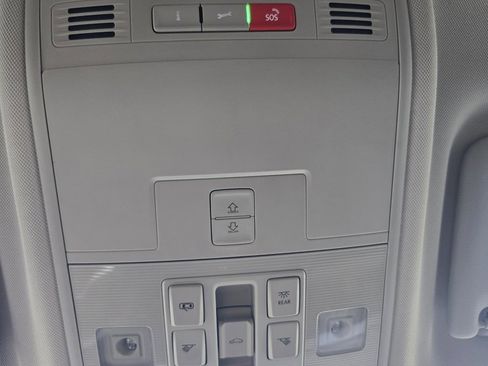 Used 2022 Volkswagen Taos SE w/ Panoramic Sunroof Package image 27