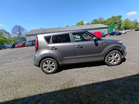 Used 2016 Kia Soul + FWD image 5