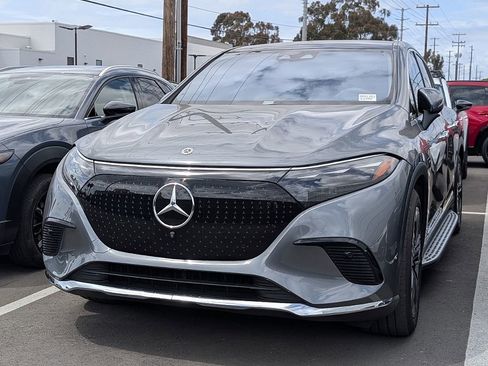 Used 2023 Mercedes-Benz EQS 450+ SUV image 3