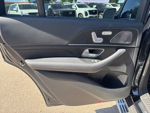 Used 2022 Mercedes-Benz GLS 450 4MATIC image 16