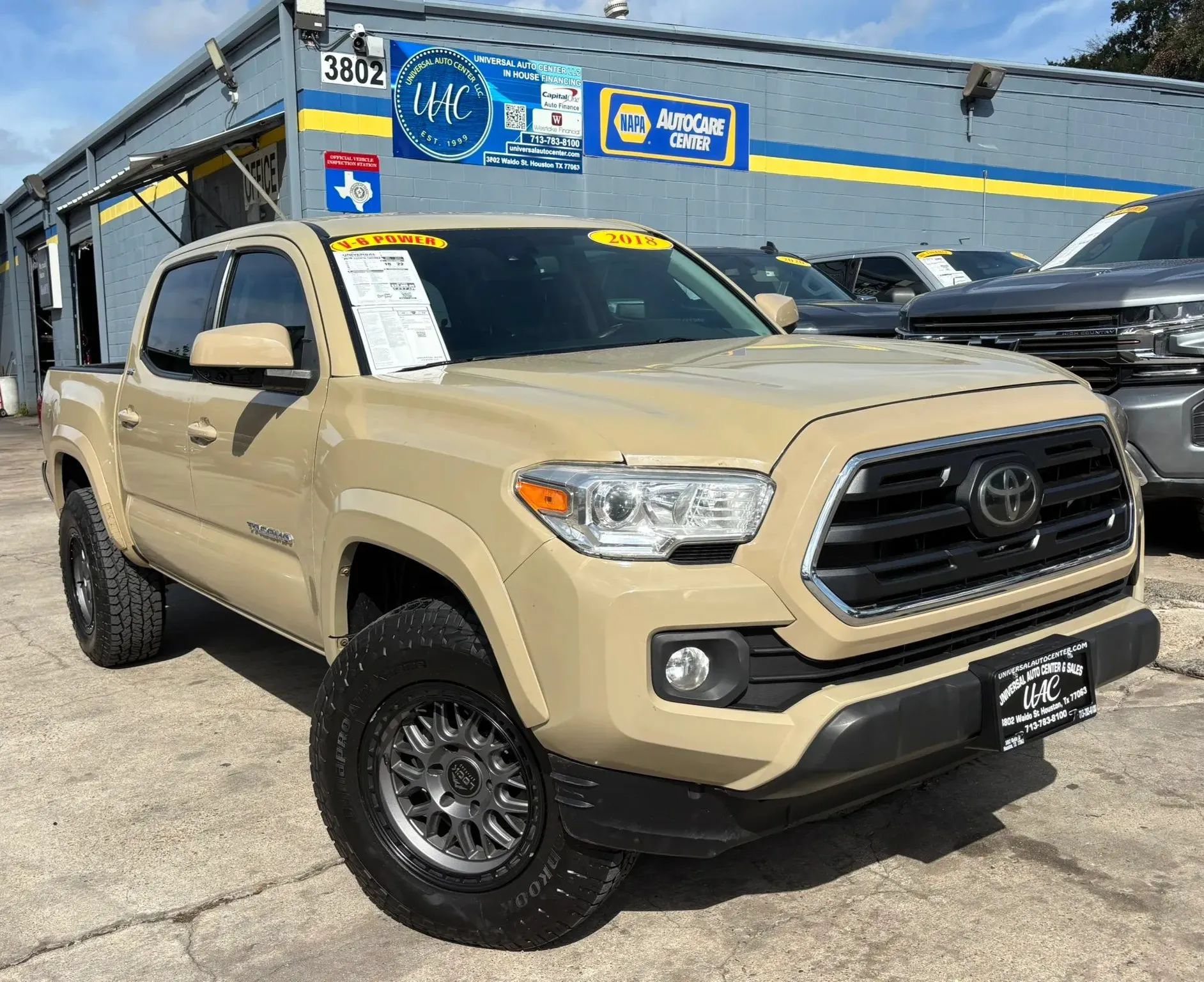 Used 2018 Toyota Tacoma SR5 RWD image 1