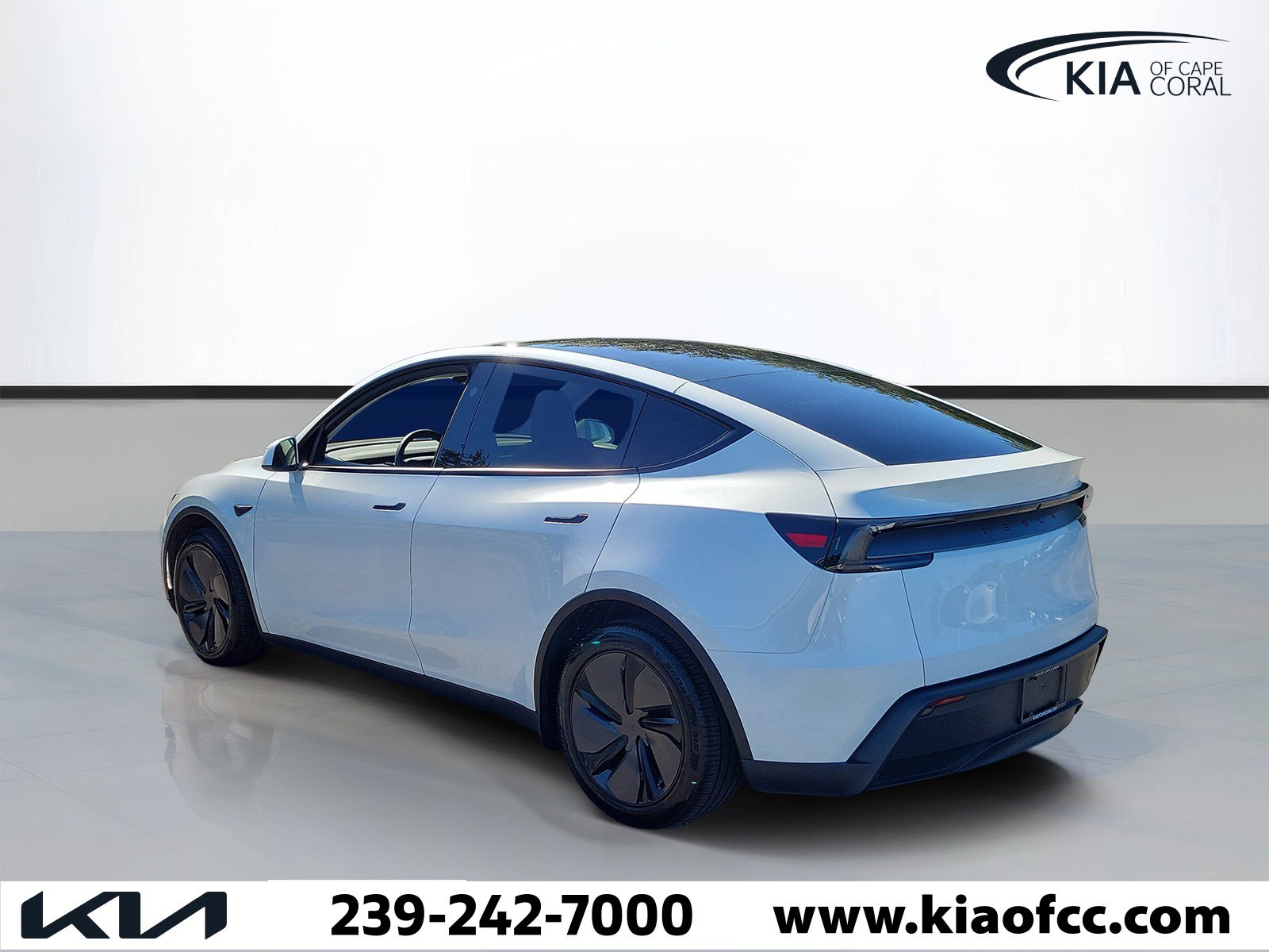 Used 2026 Tesla Model Y 2WD image 4