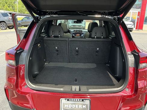 Used 2023 Chevrolet TrailBlazer RS w/ Sun and Liftgate Package FWD image 29