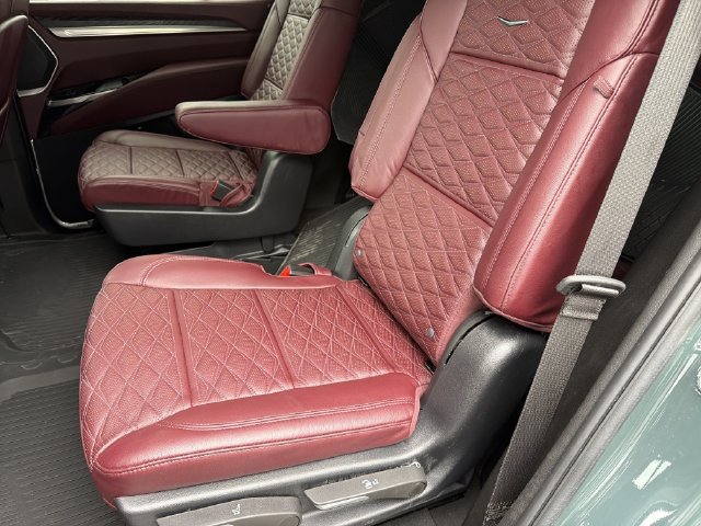 Used 2025 Cadillac Escalade Sport RWD image 32