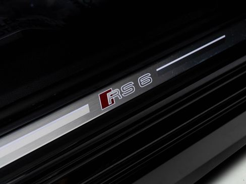 Used 2025 Audi RS 6 performance image 58