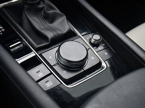 Used 2024 MAZDA MAZDA3 s image 32