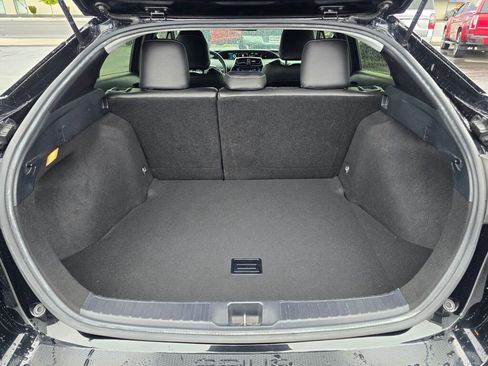 Used 2017 Toyota Prius Two w/ Carpet Mat Package FWD image 17