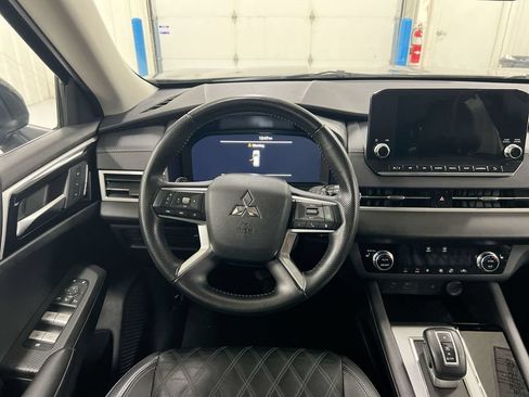 Used 2024 Mitsubishi Outlander SEL FWD image 11