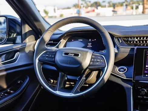 New 2025 Jeep Grand Cherokee Altitude image 16