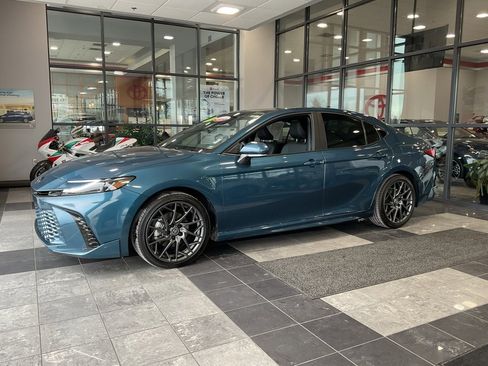 Certified 2025 Toyota Camry XSE image 3