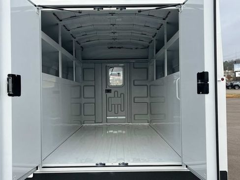Used 2025 GMC Savana 3500 w/ Power Convenience Package RWD image 6