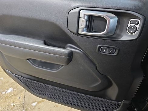 Used 2023 Jeep Gladiator Sport image 29