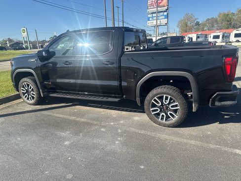 Used 2024 GMC Sierra 1500 AT4 w/ Technology Package image 15
