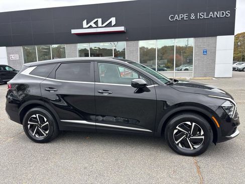 Used 2024 Kia Sportage LX image 2