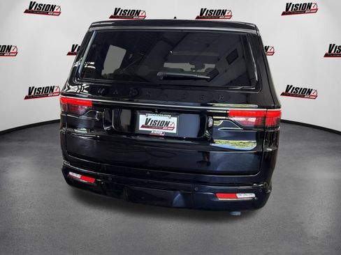 Used 2025 Jeep Wagoneer Series III AWD/4WD image 6