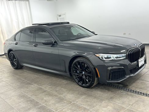 Used 2021 BMW 750i xDrive w/ Executive Package image 6