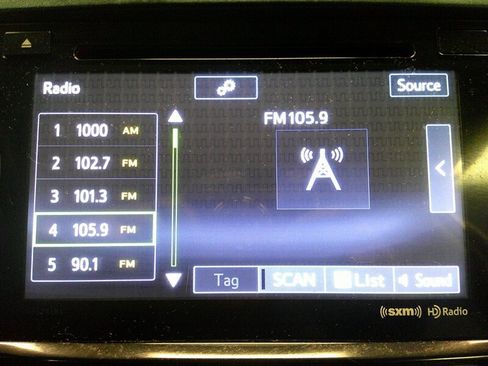 Used 2017 Subaru Forester 2.5i Premium w/ All-Weather Package image 21