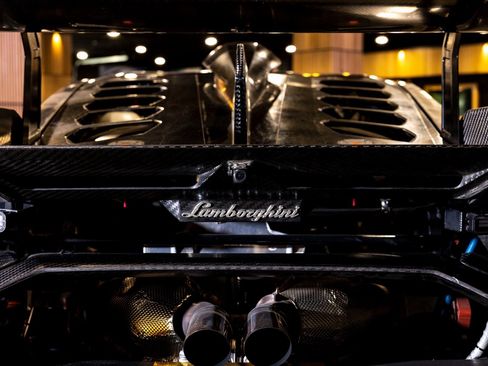 Used 2023 Lamborghini Huracan EVO image 6