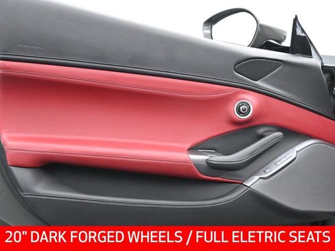 Used 2020 Ferrari Portofino RWD image 11