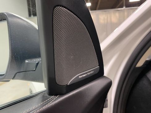 Certified 2025 BMW X7 xDrive40i w/ Premium Package image 3