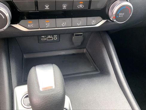 Used 2025 Nissan Altima 2.5 SV FWD image 35