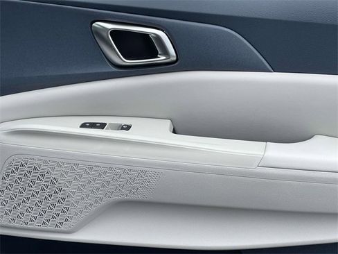 New 2026 Kia Carnival EX image 12