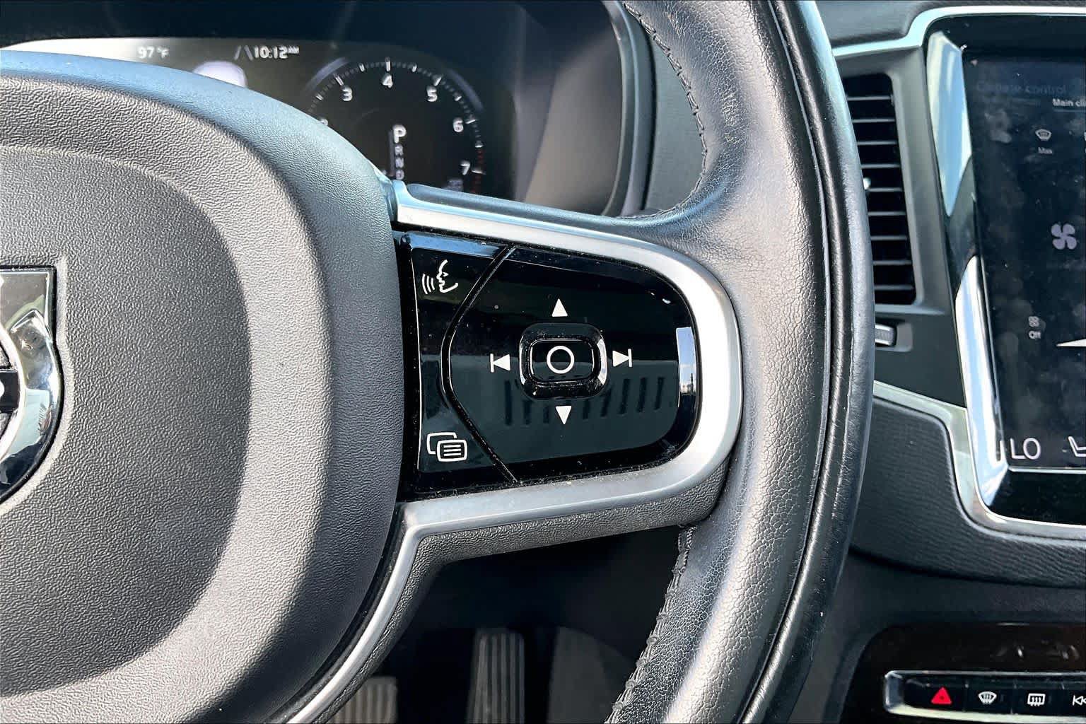 Used 2019 Volvo XC90 T6 Momentum w/ Advanced Package AWD/4WD image 23