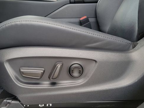 Certified 2023 Toyota Crown Platinum AWD/4WD image 16