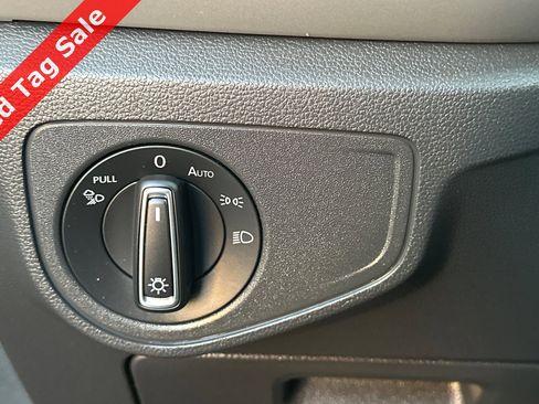 Certified 2022 Volkswagen Atlas Cross Sport SE image 29