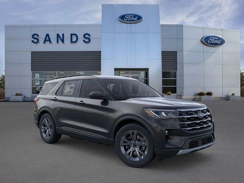 New 2026 Ford Explorer Active w/ Active Comfort Package image 7