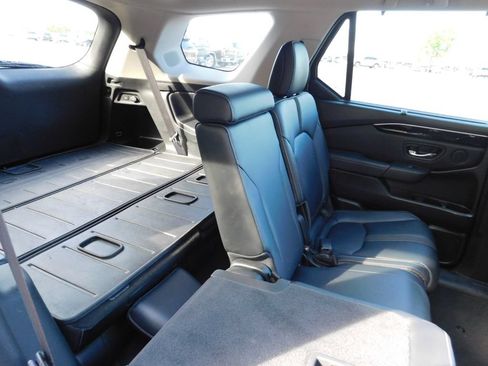 Certified 2023 Honda Pilot Touring image 4