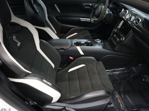 Used 2022 Ford Mustang Shelby GT500 w/ Carbon Fiber Track Pack RWD image 88