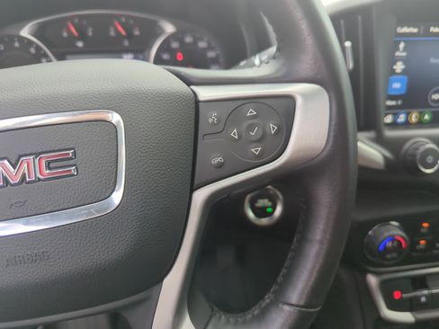Used 2022 GMC Terrain SLT w/ Infotainment Package II image 25