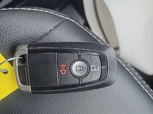 Used 2020 Ford EcoSport Titanium image 14