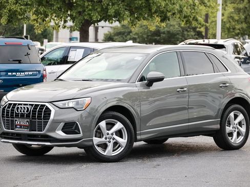Used 2019 Audi Q3 2.0T Premium AWD/4WD image 18