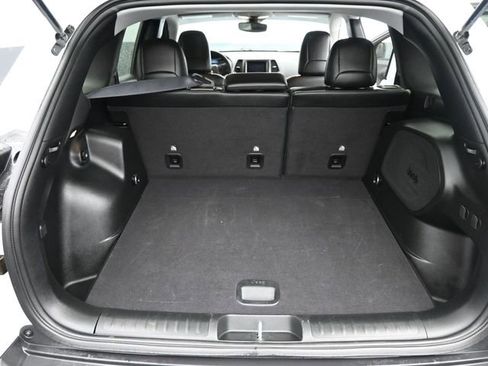 Used 2022 Jeep Cherokee Trailhawk w/ Sound & Nav Group image 6