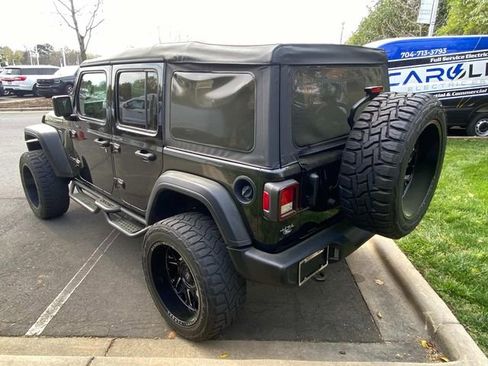Used 2022 Jeep Wrangler Unlimited Sport image 31