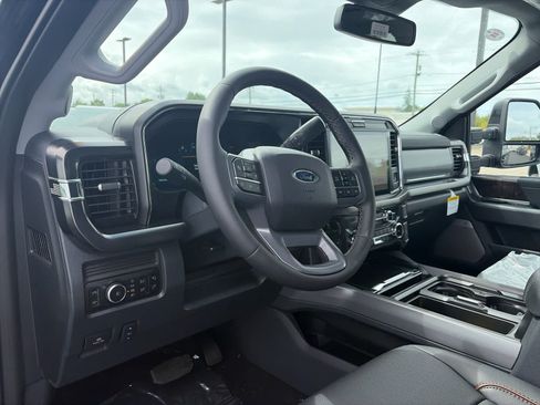 New 2026 Ford F250 Lariat w/ Black Appearance Package AWD/4WD image 18