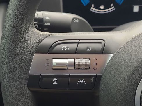 Used 2025 Hyundai Tucson SE image 27