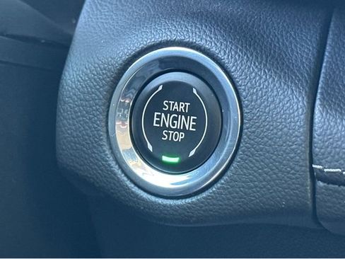 Certified 2022 Buick Envision Essence w/ Technology Package II image 34