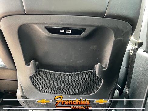 Used 2025 Chrysler Pacifica Select FWD image 13