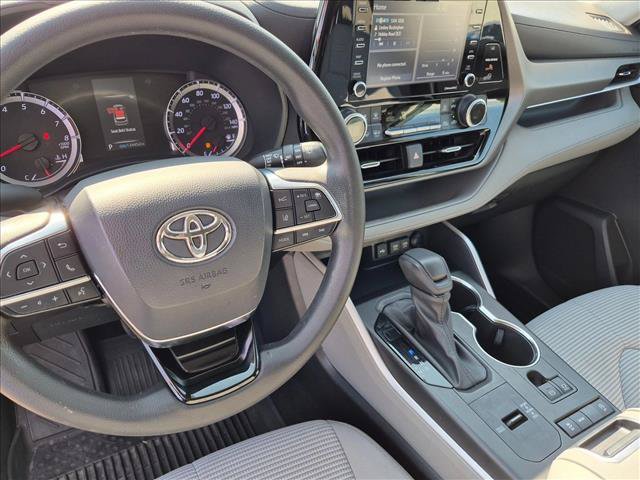 Used 2020 Toyota Highlander L FWD image 10
