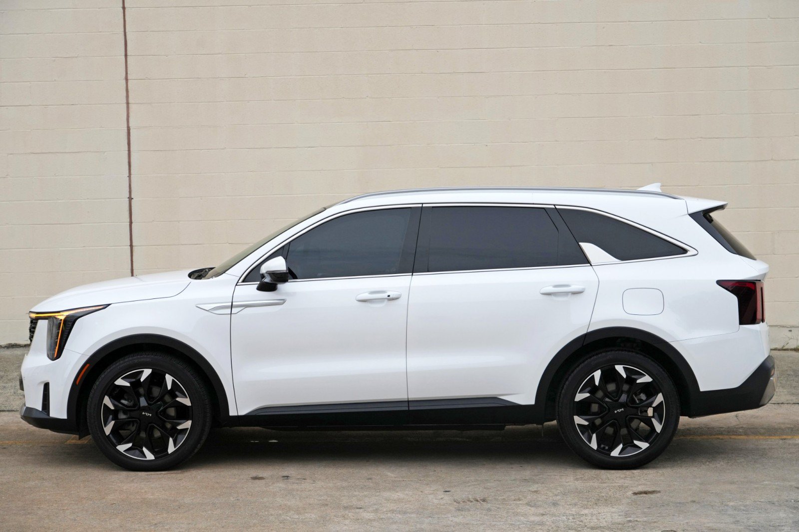 Used 2025 Kia Sorento EX w/ Panoramic Sunroof Package FWD image 52