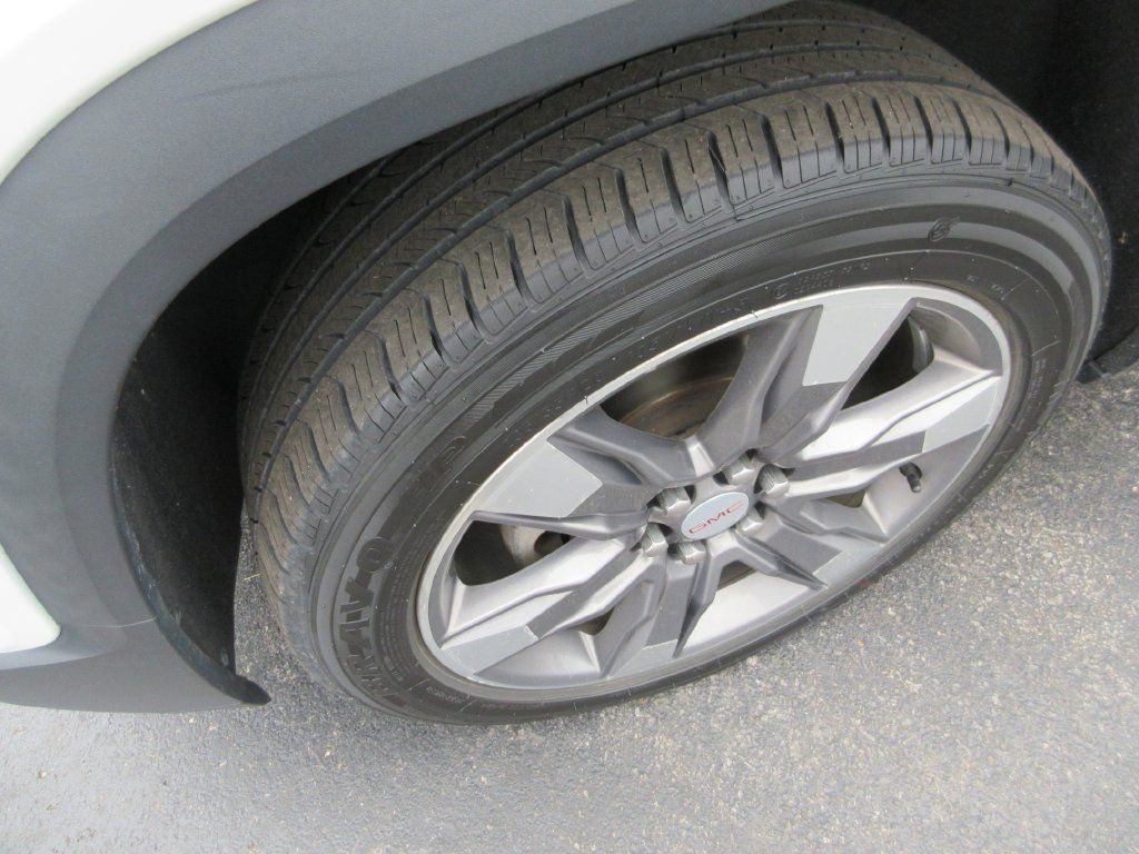 Used 2018 GMC Acadia SLT FWD image 13