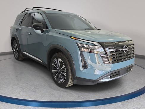 New 2026 Nissan Pathfinder Platinum image 3