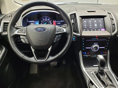 Used 2018 Ford Edge Titanium w/ Equipment Group 301A FWD image 22