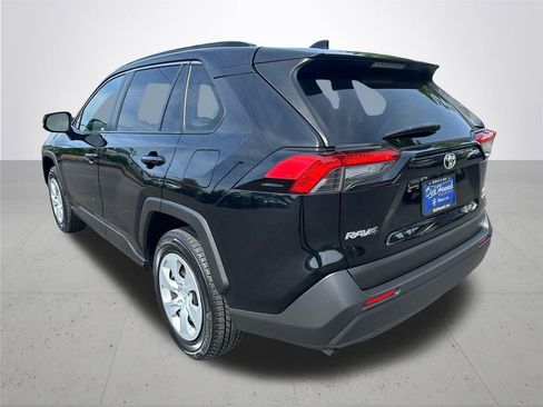 Used 2019 Toyota RAV4 LE w/ Carpet Mat Package AWD/4WD image 9