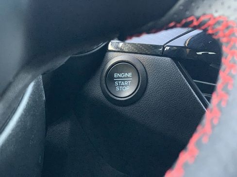 Used 2025 Ford Escape ST-Line FWD image 14