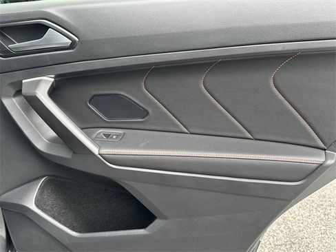 Used 2024 Volkswagen Tiguan Wolfsburg Edition image 31