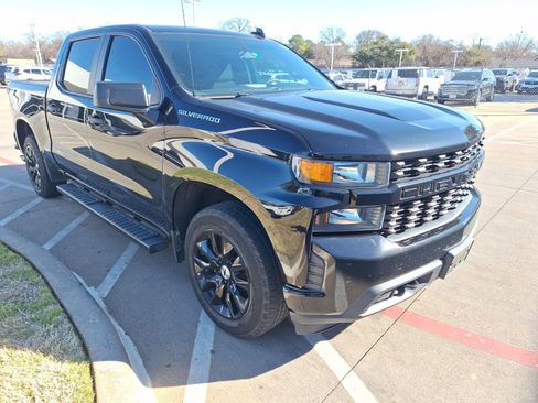 Used 2020 Chevrolet Silverado 1500 Custom w/ Custom Value Package image 8